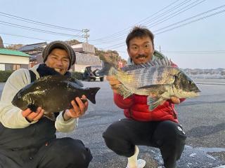 勝浦周辺（磯）メジナ40cm クロダイ43cm フカセシーズン開幕