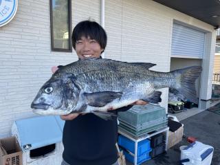 勝浦周辺（磯）クロダイ40センチオーバー‼️