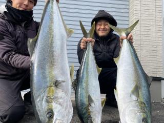 勝浦周辺（堤防）泳がせヒラマサ絶好調‼️