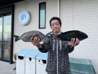 勝浦周辺（堤防）時化後に！！