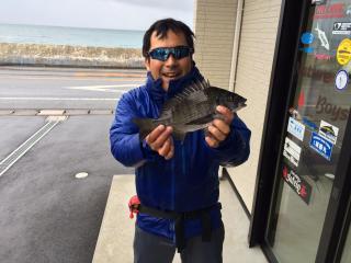 松部（堤防）人生初クロダイ！！