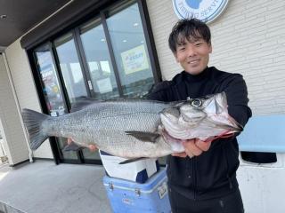 勝浦周辺（磯）ヒラ　72cm 4.05kg！！！